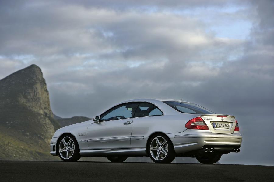  Mercedes-Benz CLK63 AMG 2007 года  (фото 14 из 20)